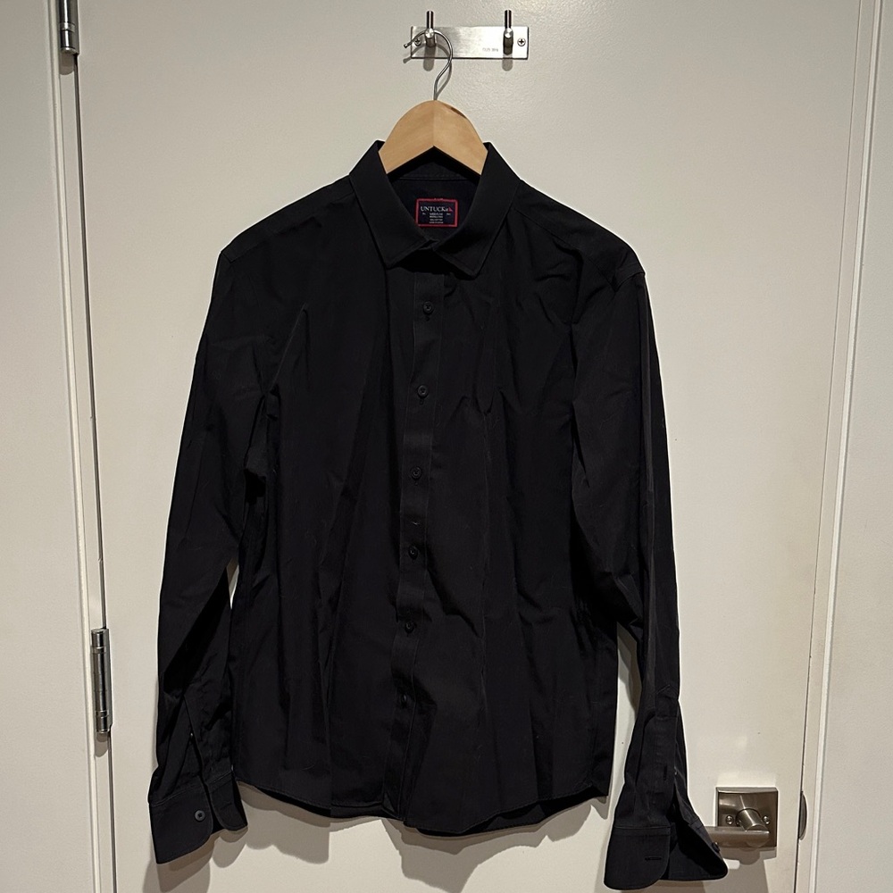 UNTUCKit Men's Black Dress Shirt - Classic Button Front